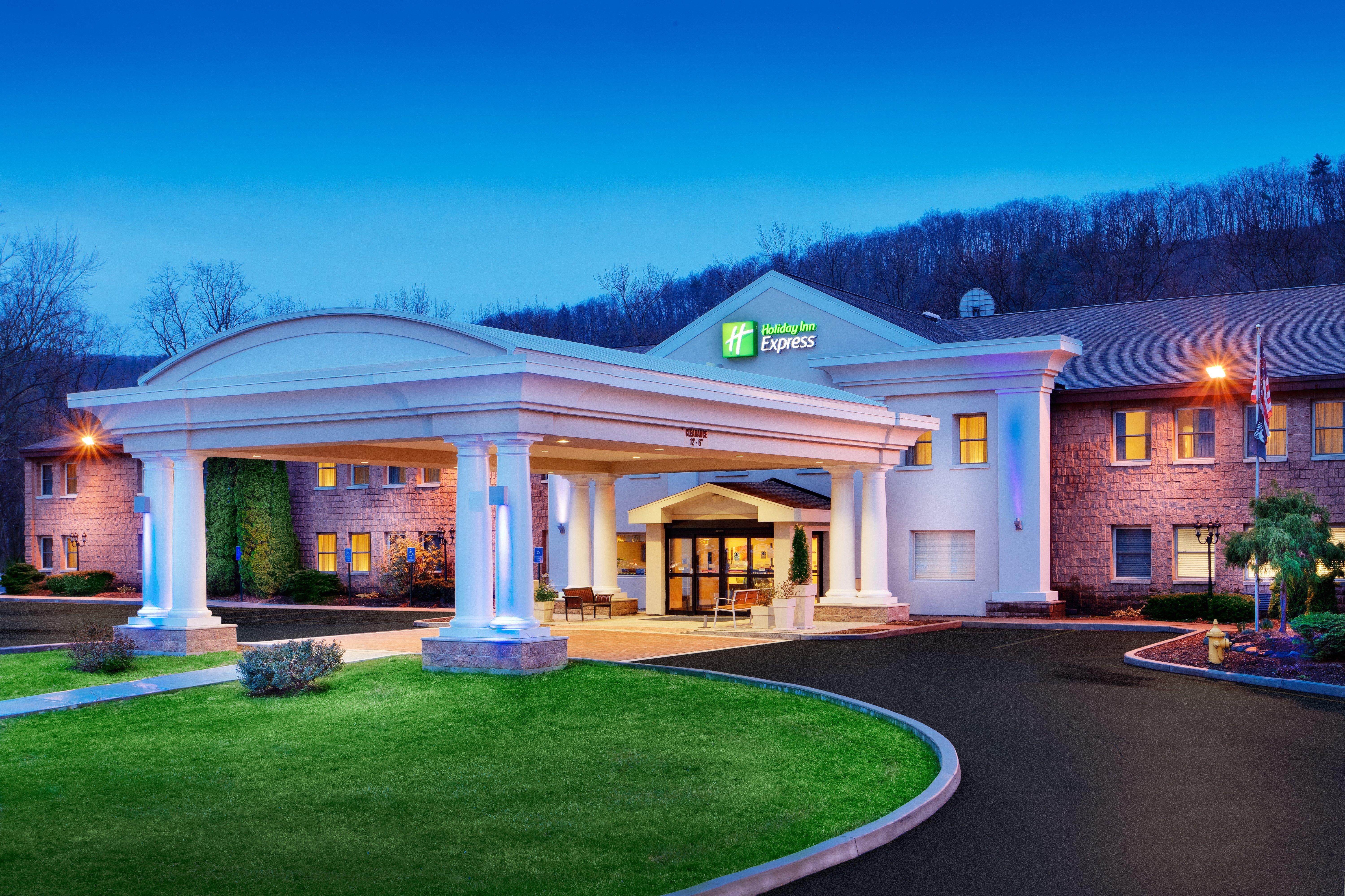 Best Western Owego Inn Bagian luar foto