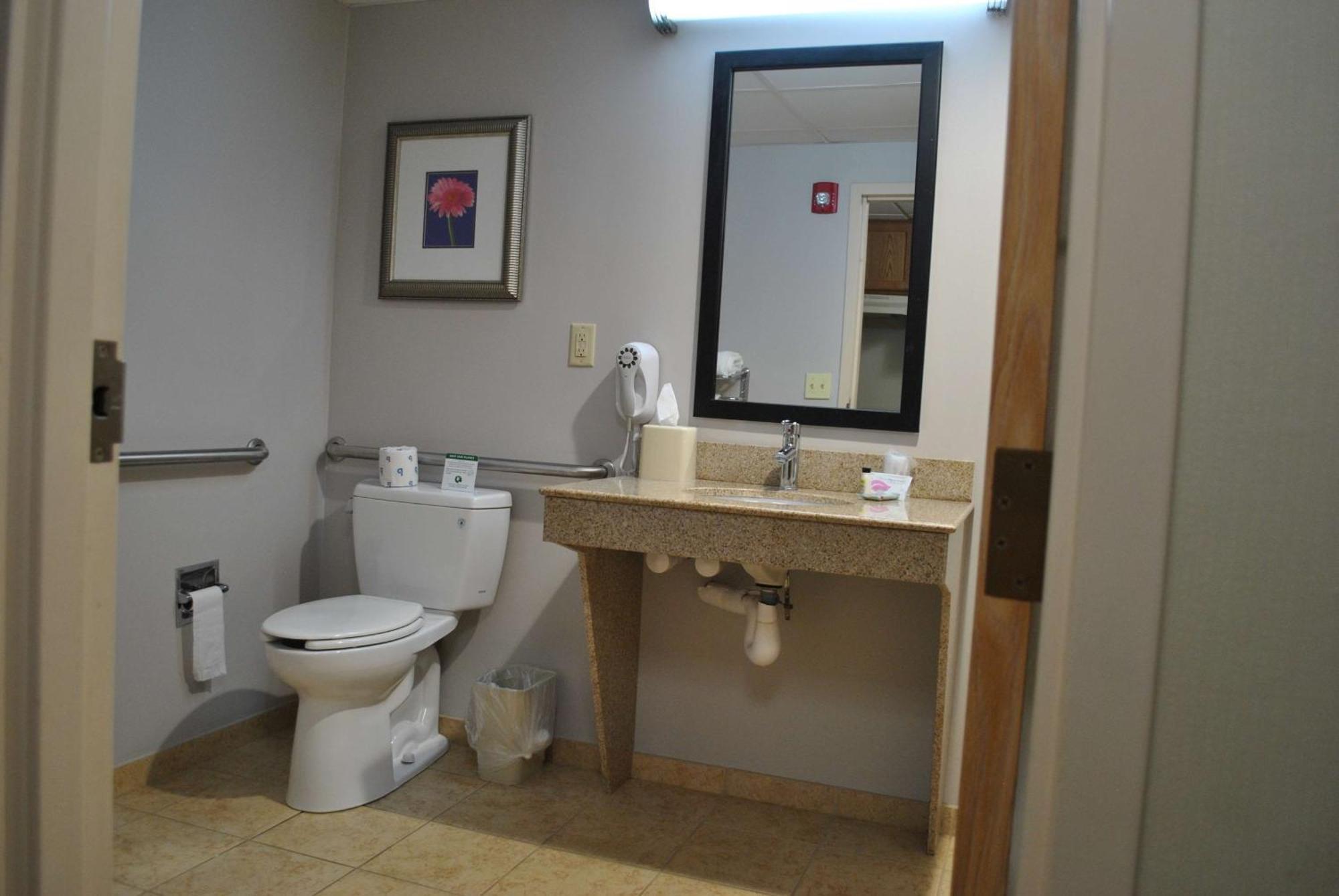 Best Western Owego Inn Bagian luar foto