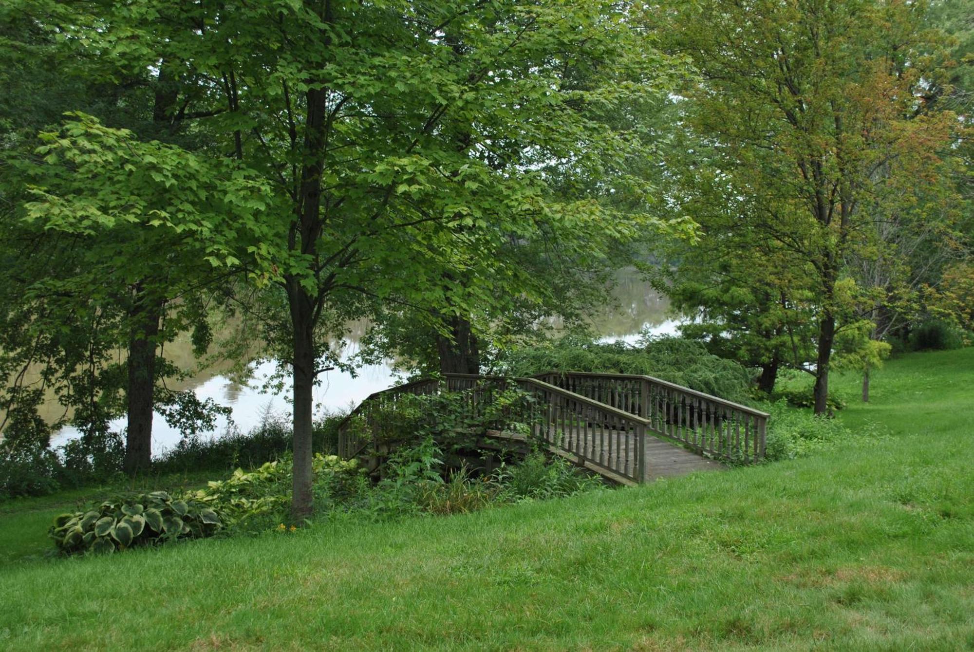 Best Western Owego Inn Bagian luar foto
